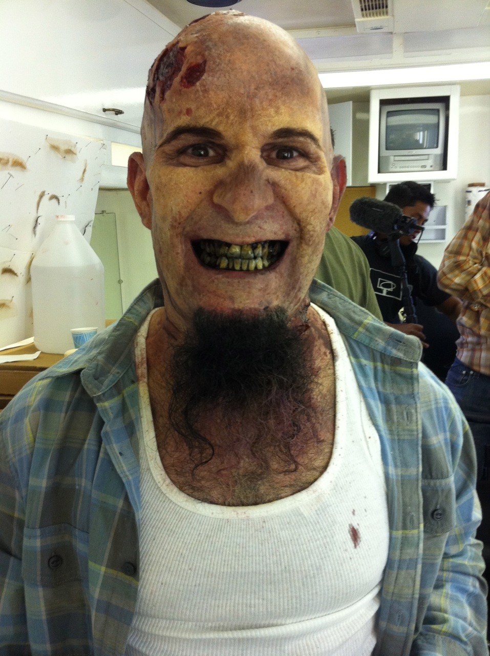 Scott Ian als Zombie bei &#39;The Walking Dead&#39; - Anthrax_Scott-Ian_Zombie03_BINARY_114757