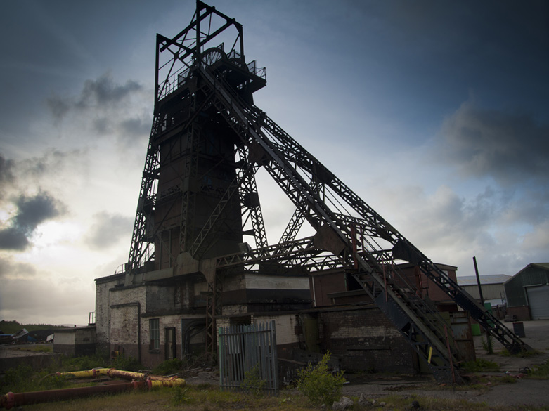  Here lies the pit head above the deep shaft.