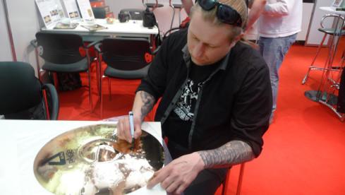 Inferno von Behemoth signiert ein Becken