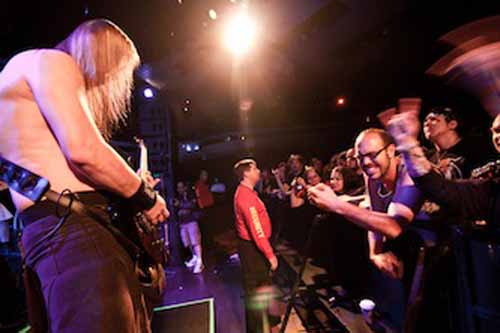 70.000 Tons of Metal