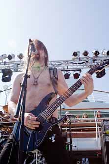 70.000 Tons of Metal