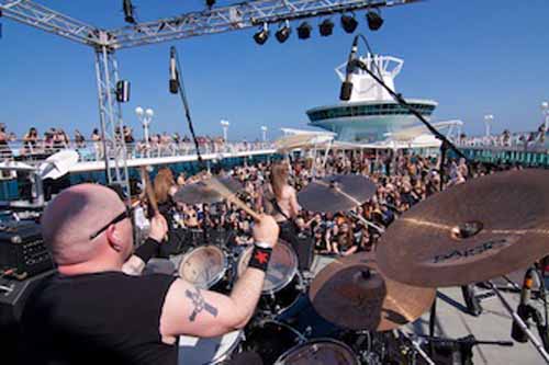 70.000 Tons of Metal