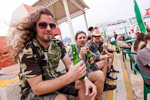 70.000 Tons of Metal