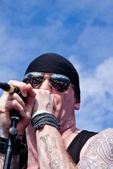 70.000 Tons of Metal