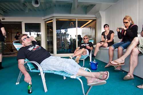 70.000 Tons of Metal