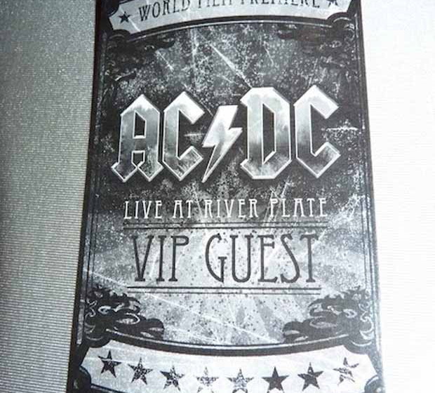 Mit und bei AC DC in London, 2011