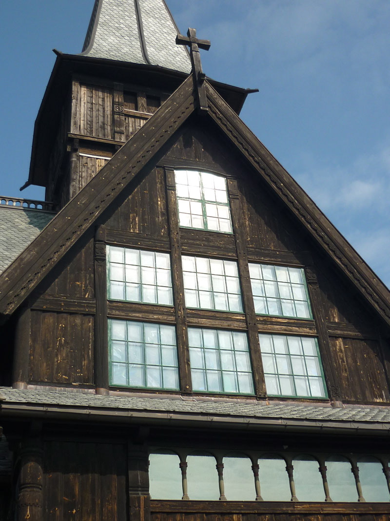 Black Metal Sightseeing: Holmenkollen Kapell, am 23.08.1992 angezündet, 1996 wieder aufgebaut