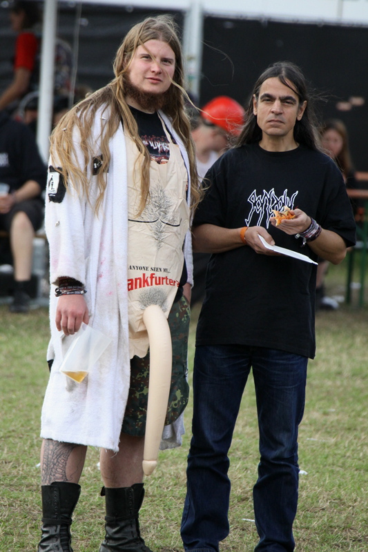 Death Feast Open Air 2011: Fans, Matsch, Nonsense