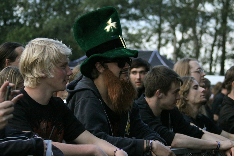 Death Feast Open Air 2011: Fans, Matsch, Nonsense
