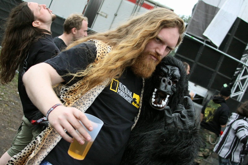 Death Feast Open Air 2011: Fans, Matsch, Nonsense
