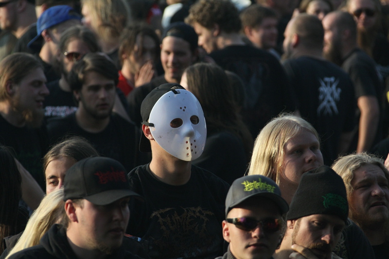 Death Feast Open Air 2011: Fans, Matsch, Nonsense