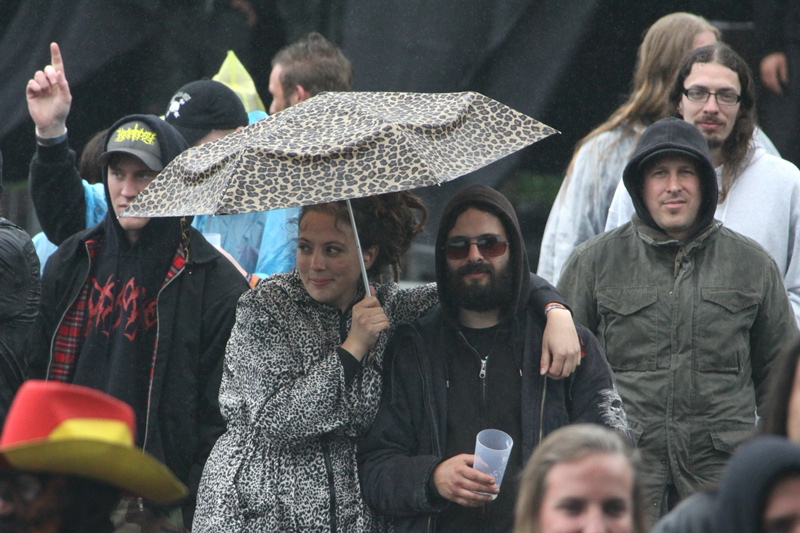 Death Feast Open Air 2011: Fans, Matsch, Nonsense