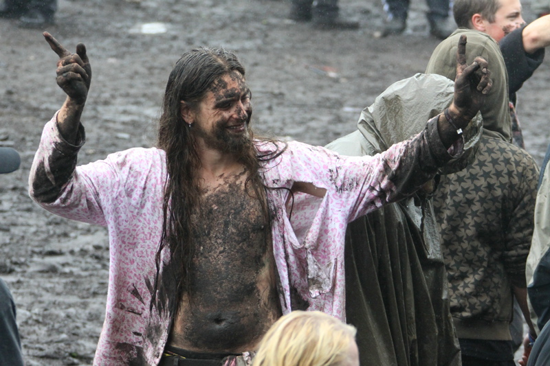 Death Feast Open Air 2011: Fans, Matsch, Nonsense