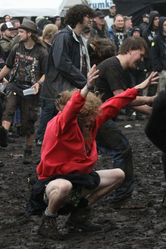 Death Feast Open Air 2011: Fans, Matsch, Nonsense