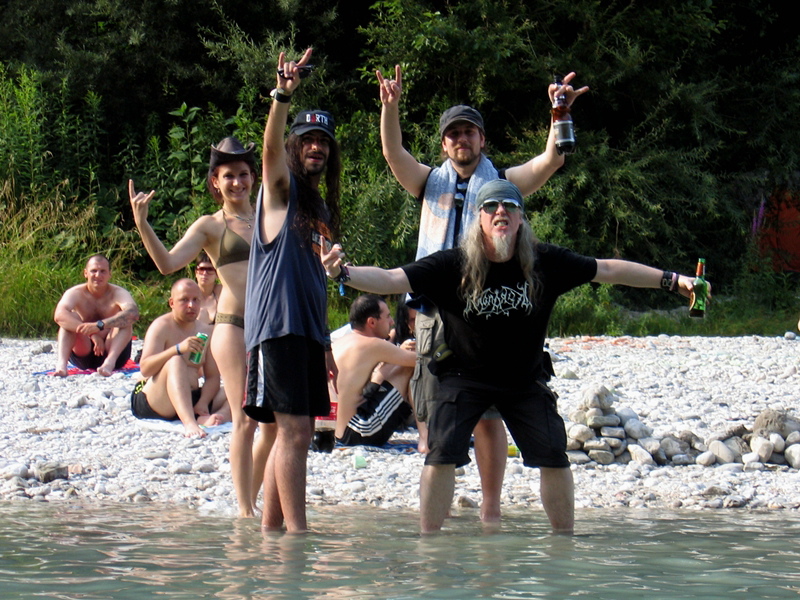 Glückliche Fans beim Metalcamp 2011, Tolmin, Slowenien