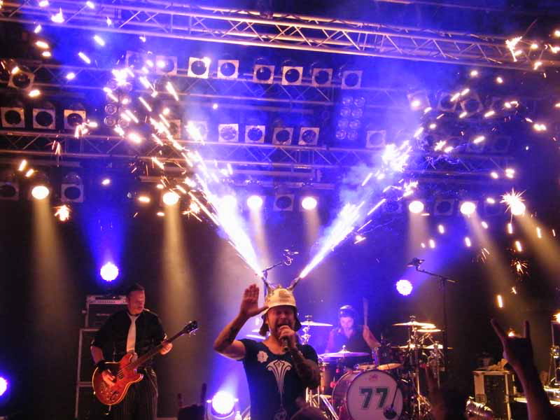 Knorkator live, 25.11.2011 Cottbus, Gladhouse