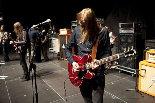 Graveyard, auf Tour mit Motörhead