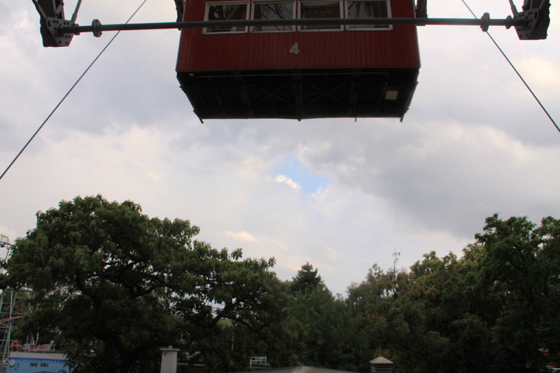 Mit den Österreichern Freund Hein im Riesenrad