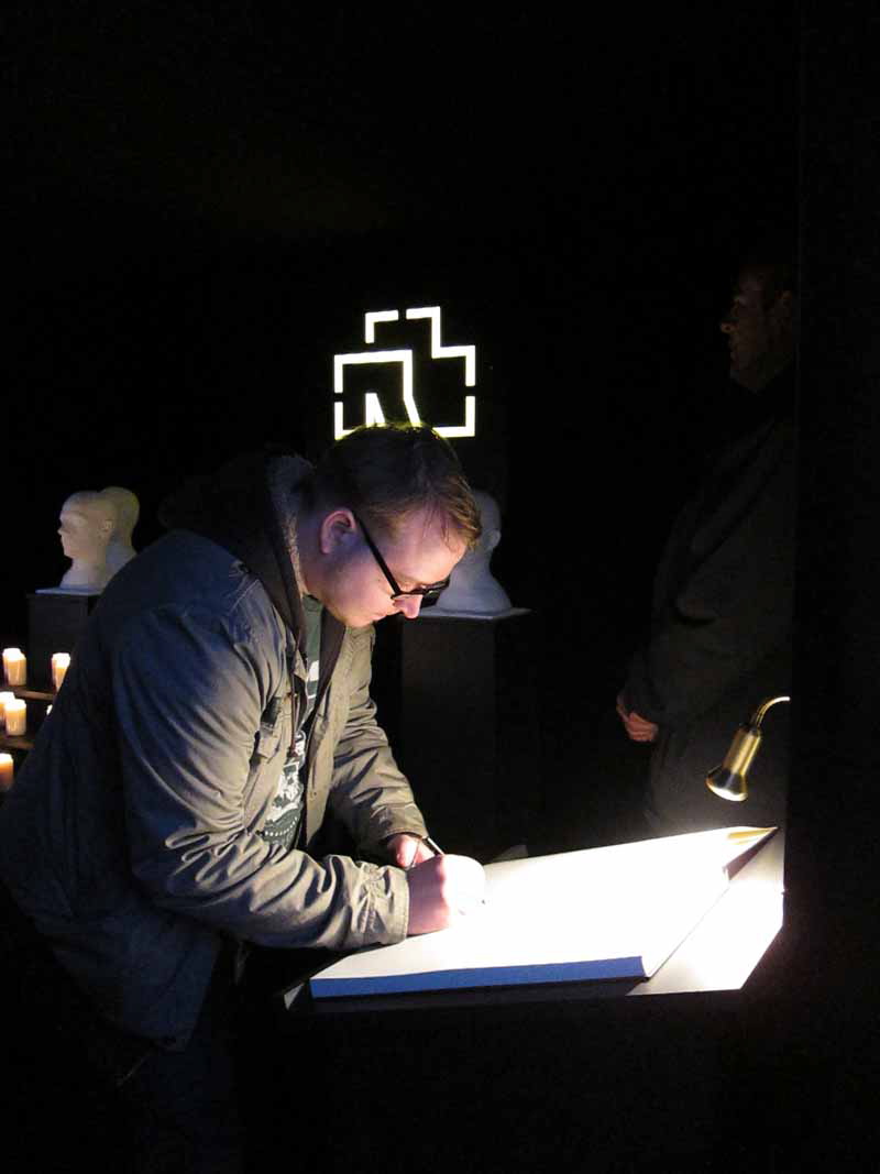 Rammstein errichten sich ihr Mausoleum, Berlin, 25.11.2011