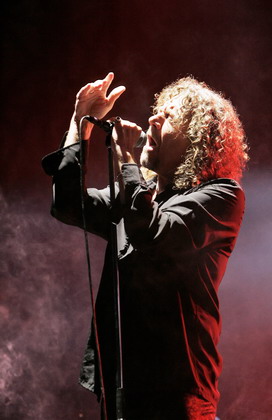 Saint-Cloud, FRANCE:  British singer Robert Plant performs during the 3rd edition of the Rock-en-Seine Music Festival, in Sai