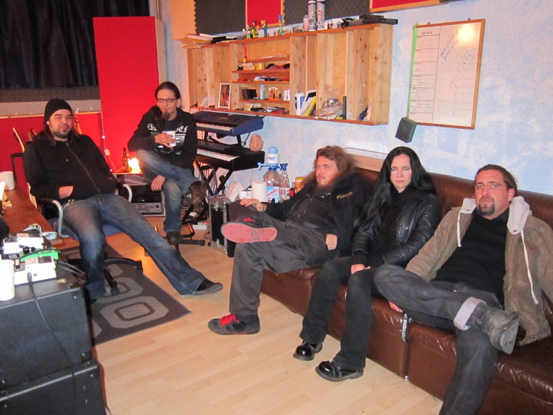 Mit Eisregen im Studio, 2011