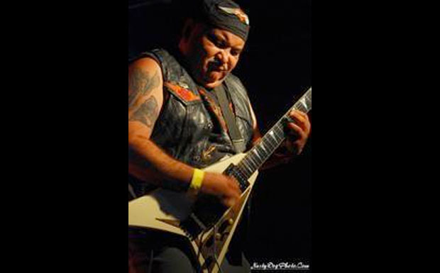 Byfist-Gitarrist Davey Lee