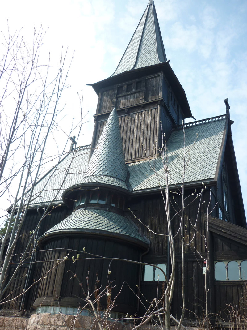 Black Metal Sightseeing: Holmenkollen Kapell, am 23.08.1992 angezündet, 1996 wieder aufgebaut