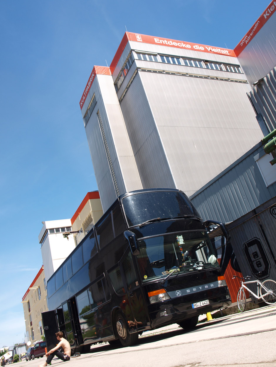 Callejon Backstage auf der Tour im Juni 2012