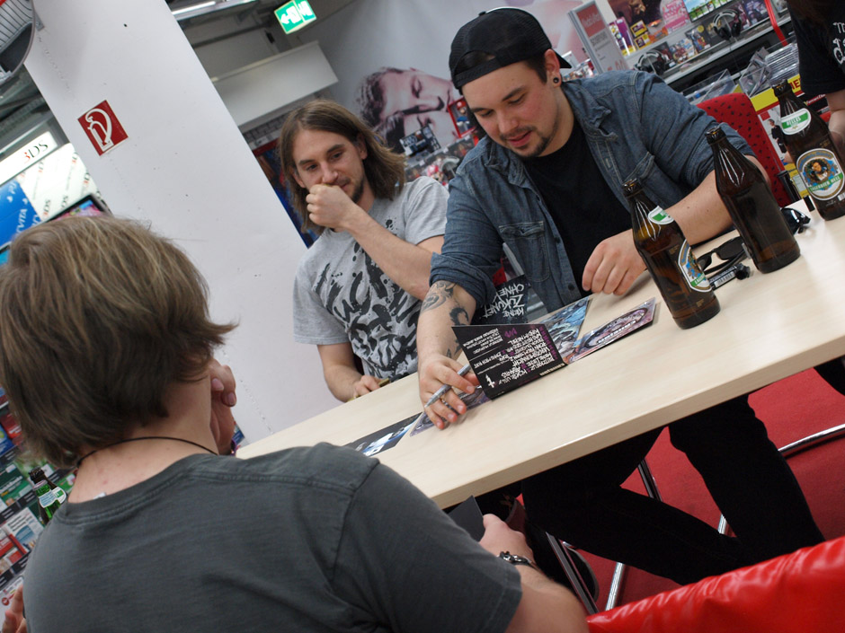 Callejon Backstage auf der Tour im Juni 2012