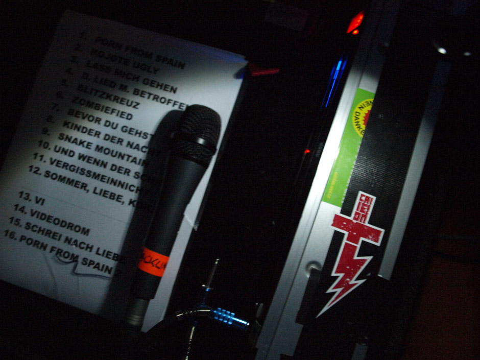 Callejon Backstage auf der Tour im Juni 2012