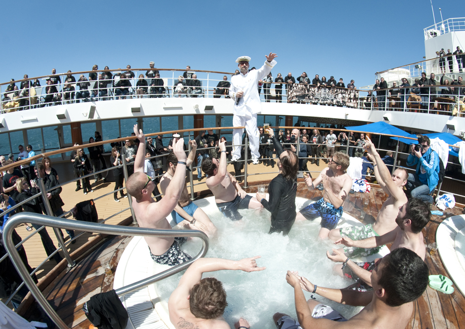 Mambo Kurt live, Full Metal Cruise 2013