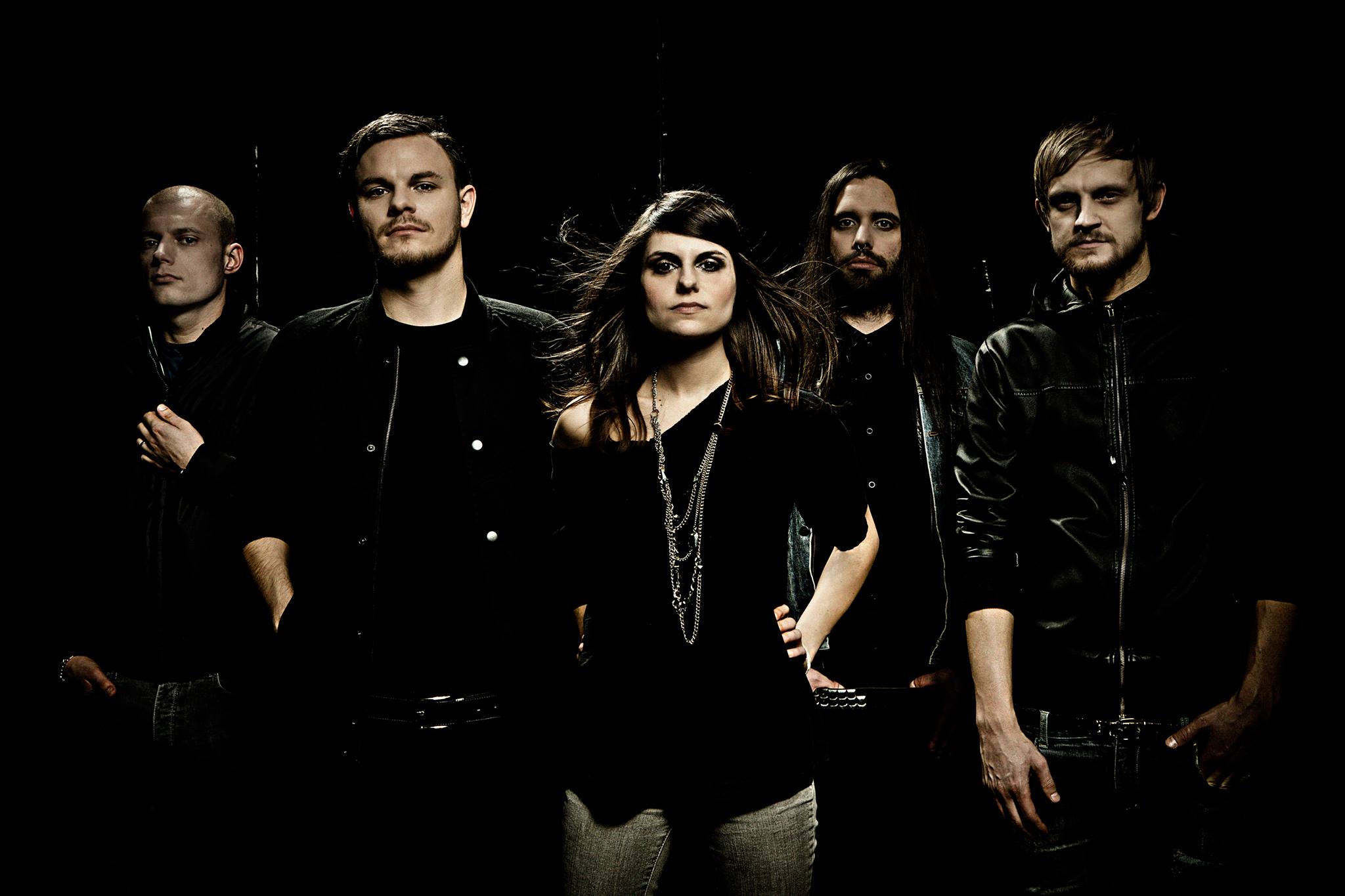 So klingt das neue Deadlock-Album THE ARSONIST 
The Arsonist
Vielleicht der Song, bei dem Synthies die größte Rolle spie...