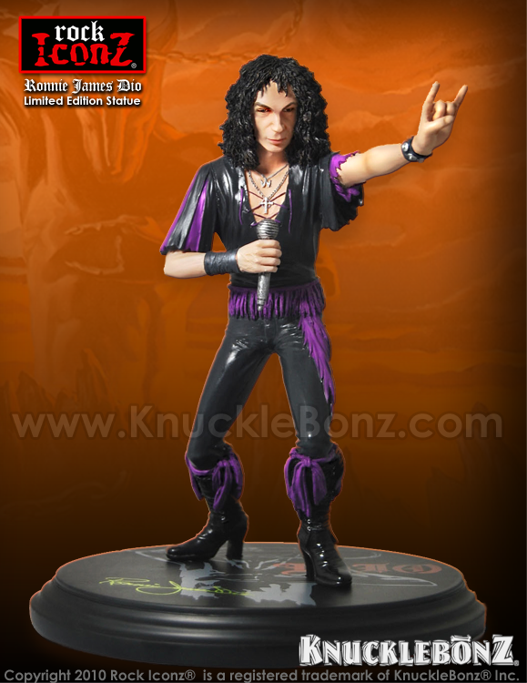 Die 'Ronnie James Dio Rock Iconz Statue' von 2010.