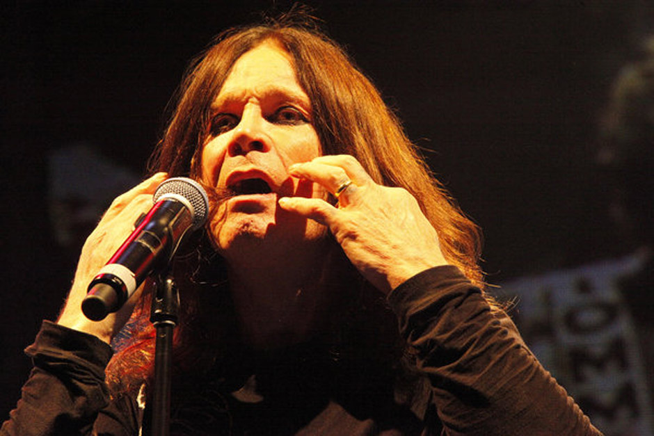 Black Sabbath *** Local Caption *** (News-Item): Black Sabbath are seen here in concert in Philadelphia's Wells Fargo Cent...