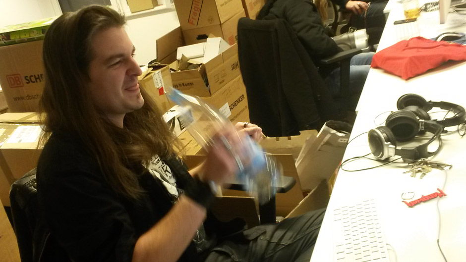 Virtuelle Manowar-Listening-Session