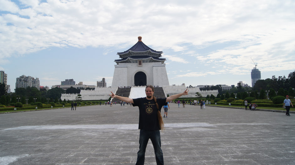 Leaves’ Eyes + Atrocity in Taipei