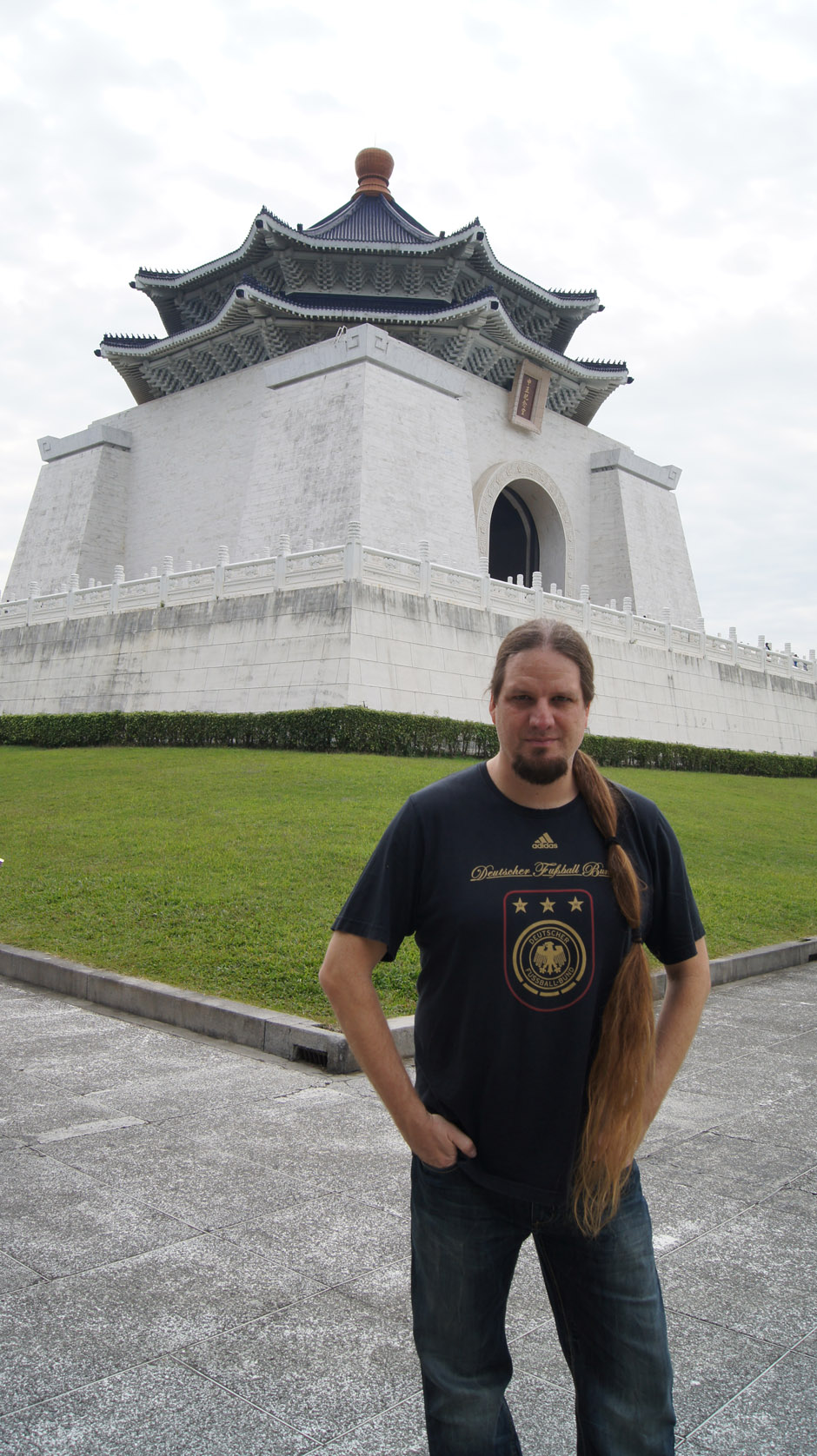 Leaves’ Eyes + Atrocity in Taipei