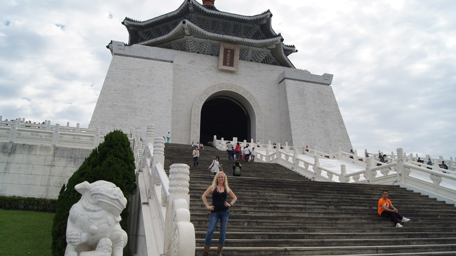 Leaves’ Eyes + Atrocity in Taipei