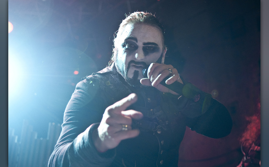 Powerwolf standen 2013 als Live-Band auf der Bühne.