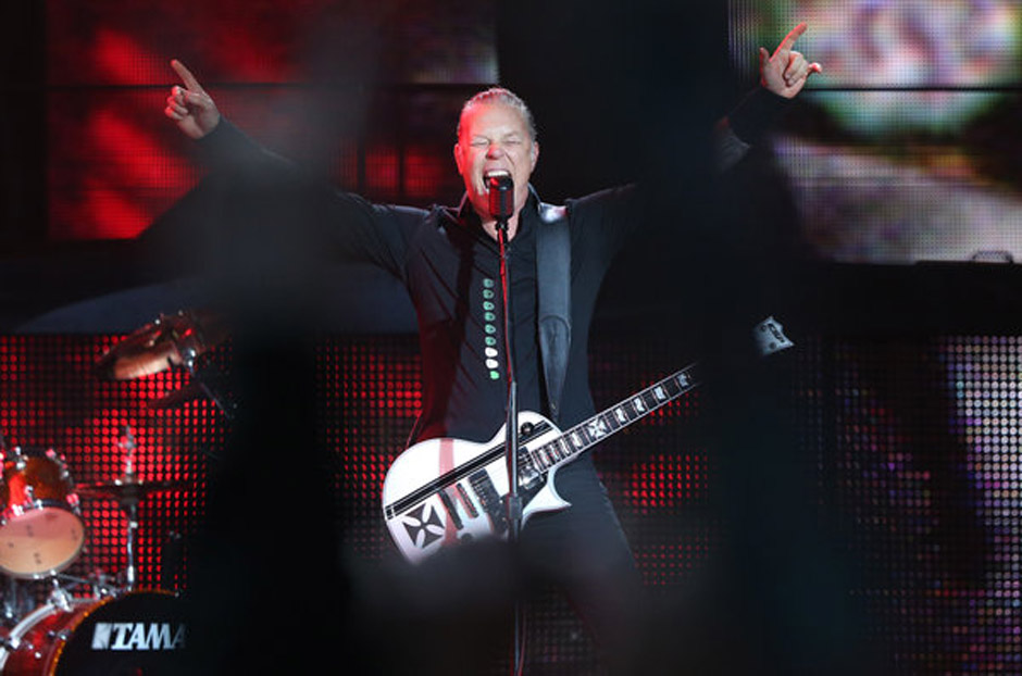 James Hetfield, S‰nger der Band Metallica steht am 04.06.2014 in Hamburg auf der B¸hne der Imtech-Arena. Die US-Band Me...