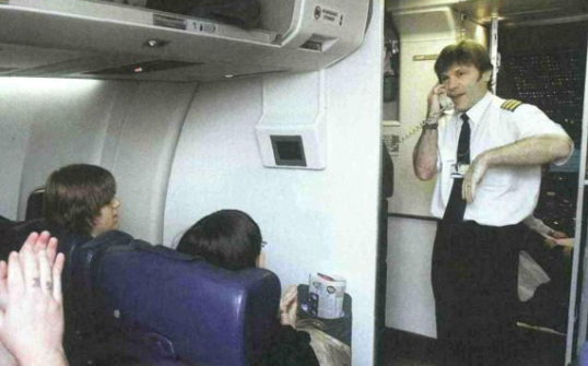 Als Pilot sollte man eben etwas seriöser wirken.