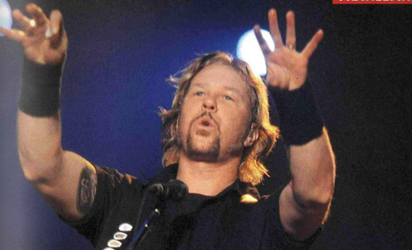 ...ehe er seine Haare in den 2000ern erneut wachsen ließ.