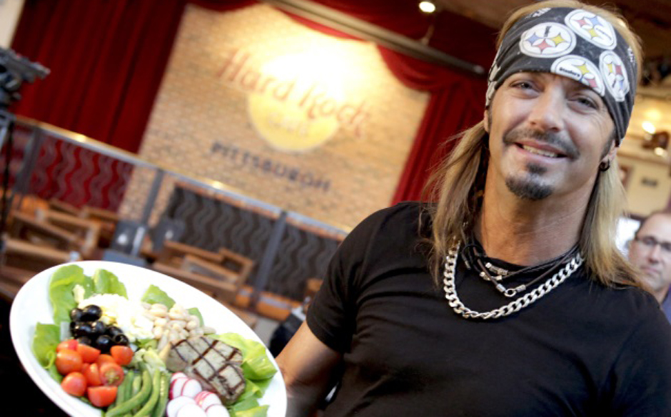Legendary rocker and Pittsburgh-area native Bret Michaels stops by Hard Rock Cafe Pittsburgh to introduce the new Bret Salad,