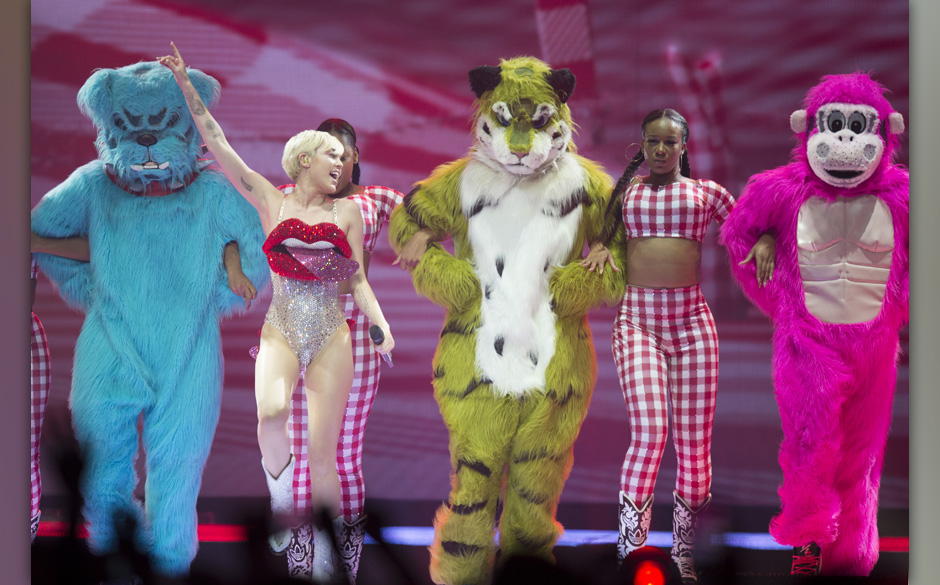 Die S‰ngerin Miley Cyrus steht am 26.05.2014 in der Lanxess-Arena in Kˆln (Nordrhein-Westfalen) auf der B¸hne. Das Konzer
