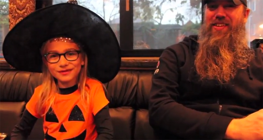 Amon Amarth-Interiview mit Kind.jpg