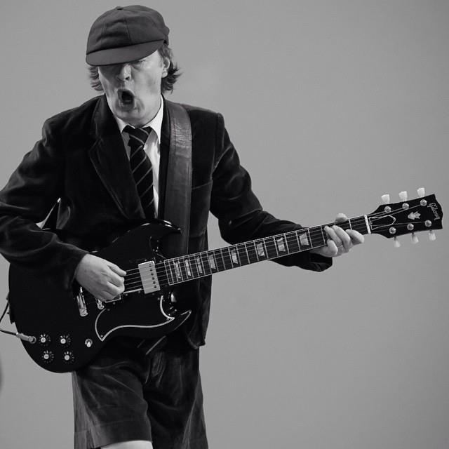 AC/DC beim Videodreh zu ‘Play Ball’