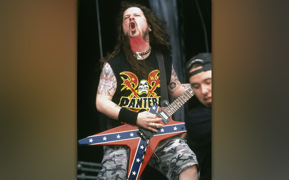 UNSPECIFIED - JANUARY 01:  Photo of Dimebag DARRELL and PANTERA; Dimebag Darrell performing live onstage  (Photo by Mick Huts