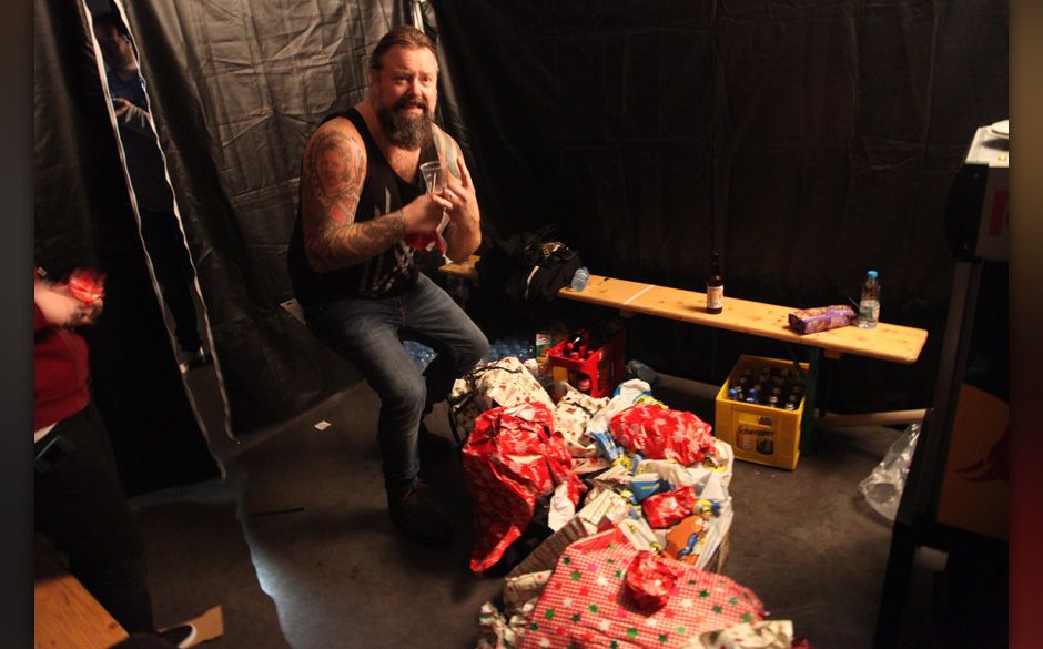 Backstage bei In Flames + Papa Roach + Wovenwar + While Shee Sleeps, Tour 2014