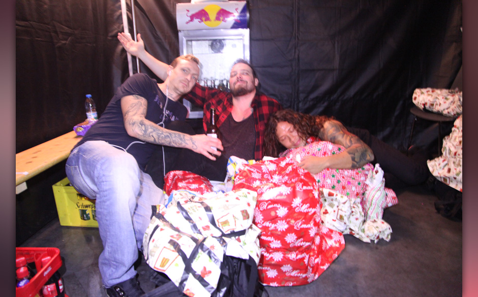 Backstage bei In Flames + Papa Roach + Wovenwar + While Shee Sleeps, Tour 2014