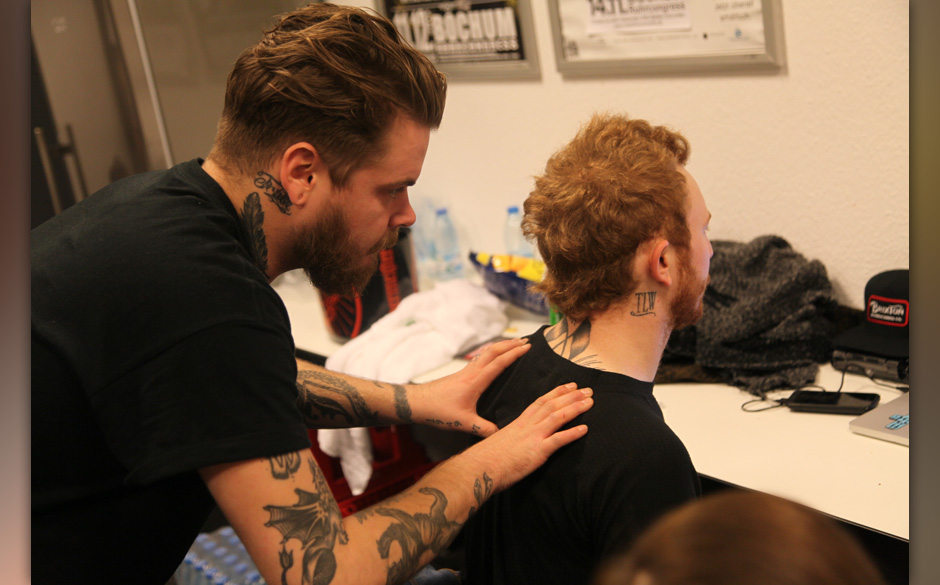 Backstage bei In Flames + Papa Roach + Wovenwar + While Shee Sleeps, Tour 2014